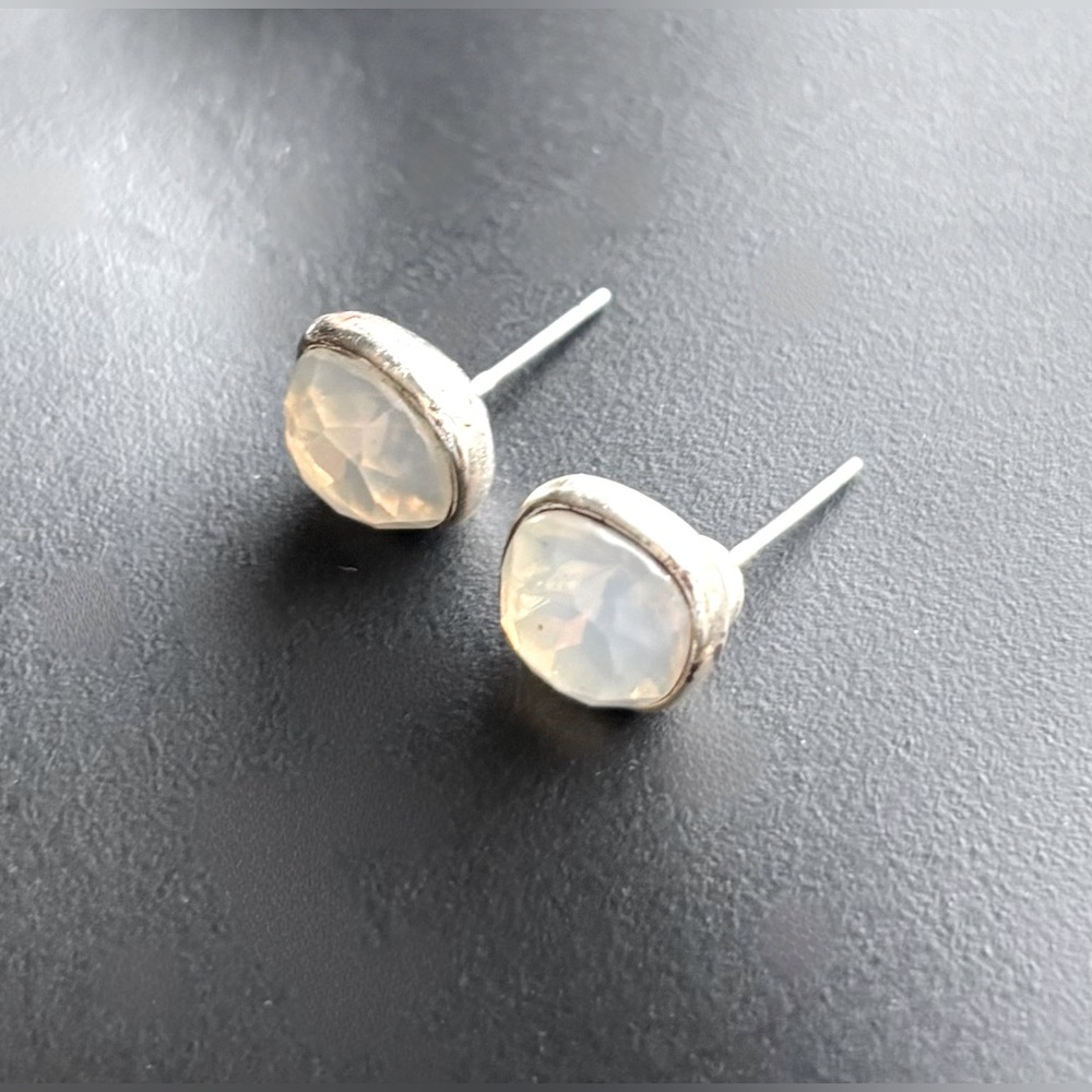 Translucent White Stone Stud Earrings - image 4